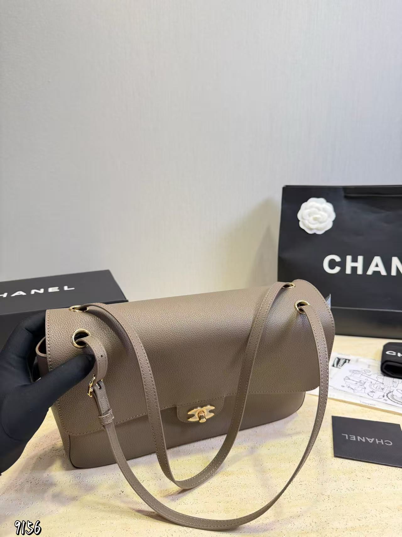 CHANE1 レザーショルダーハンドバッグ【50％割引+送料無料】