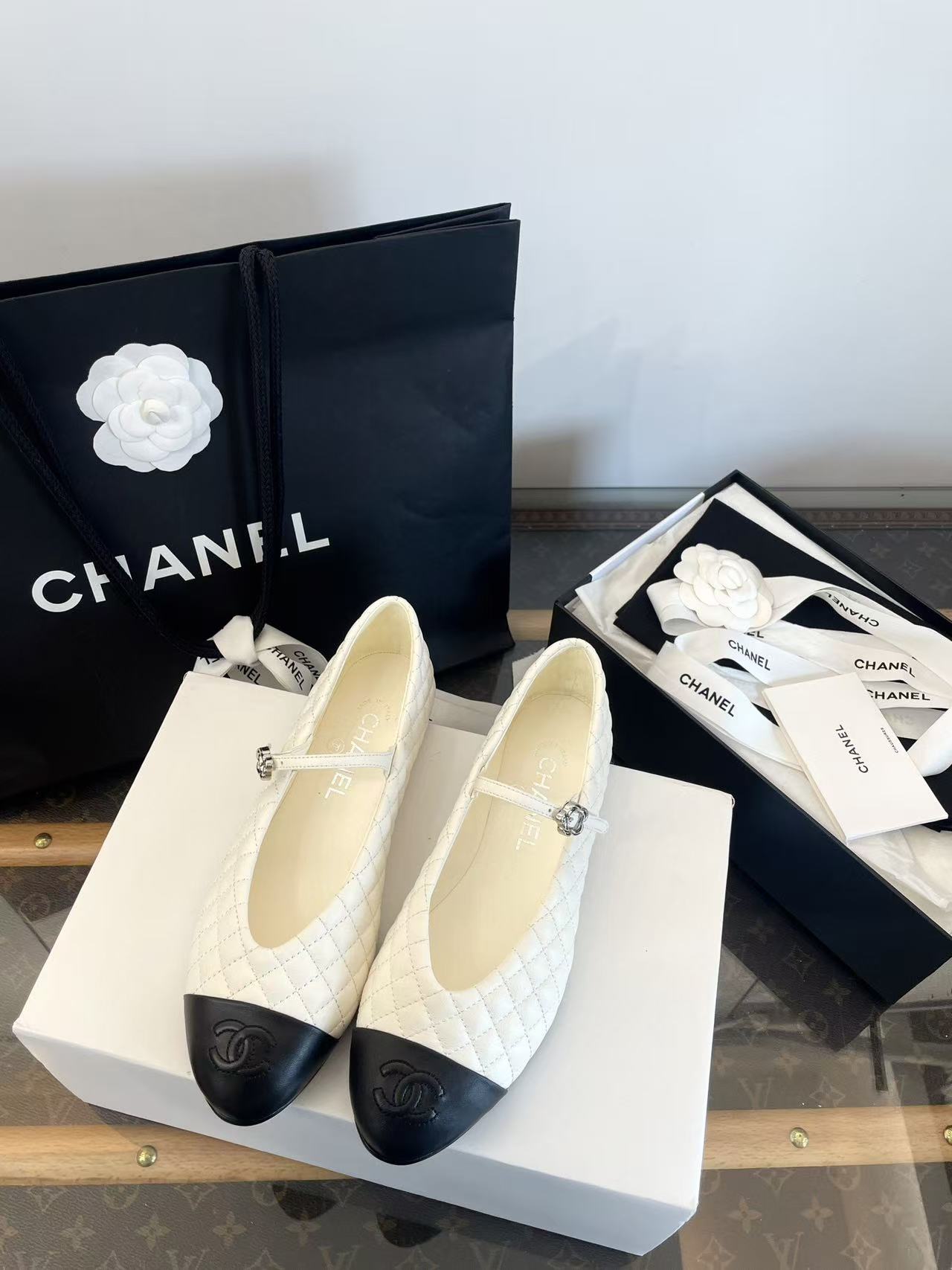 CHANE1 高品質ダブルCチェックレザーフラットシューズ【50％割引+送料無料】
