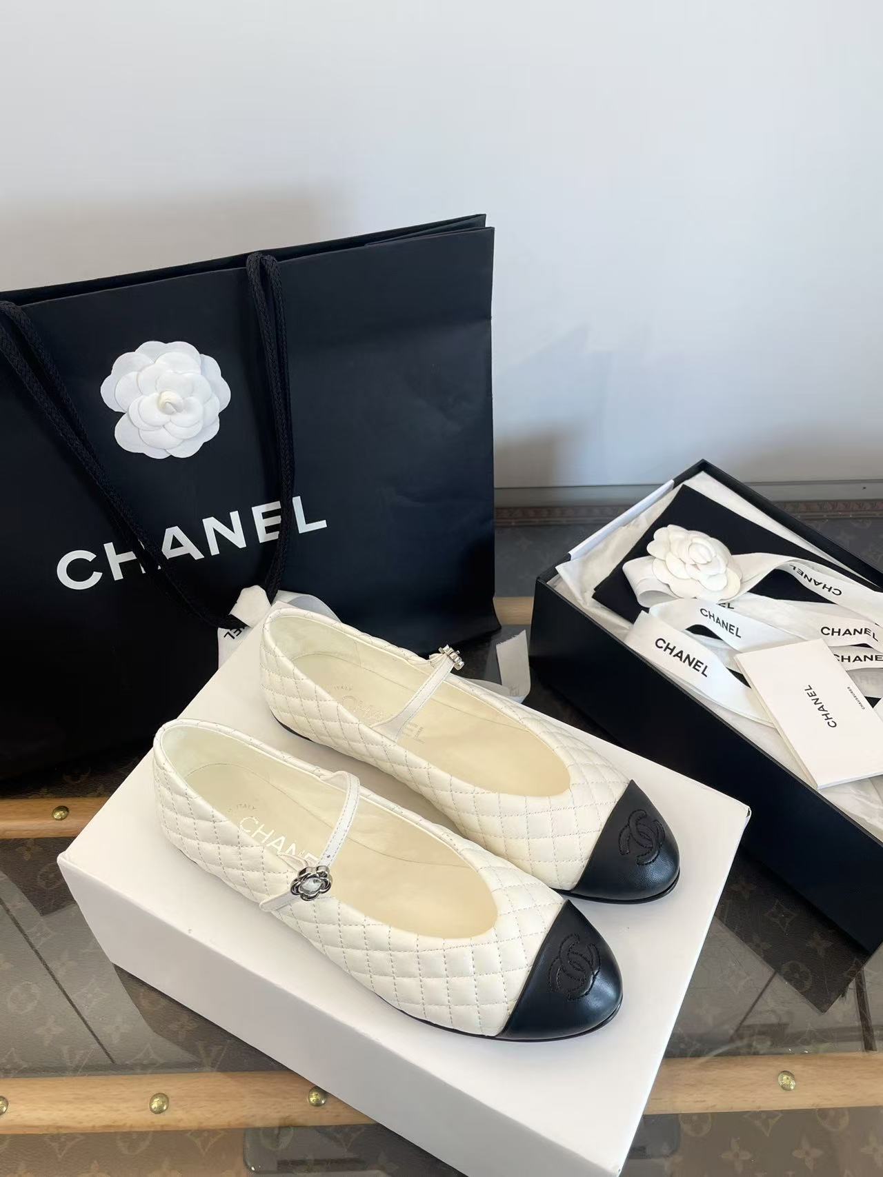 CHANE1 高品質ダブルCチェックレザーフラットシューズ【50％割引+送料無料】