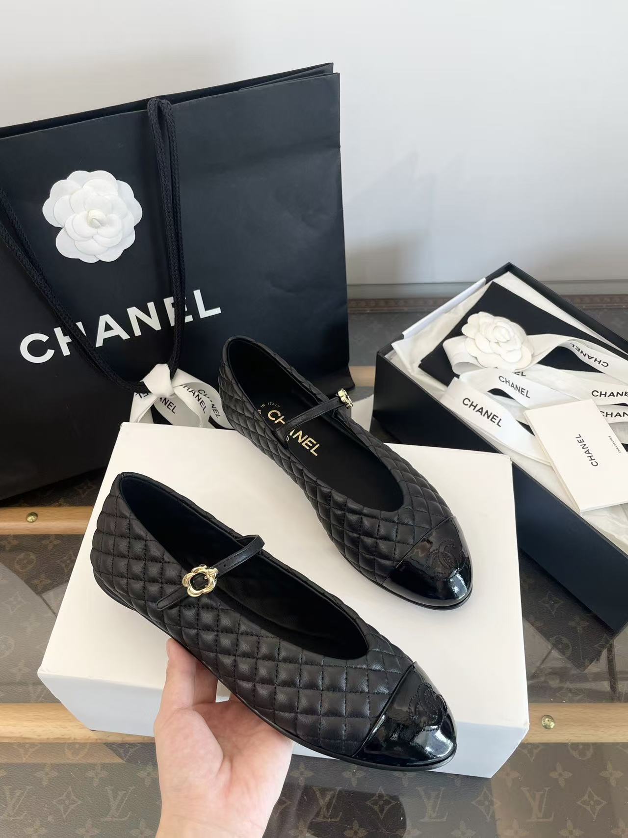 CHANE1 高品質ダブルCチェックレザーフラットシューズ【50％割引+送料無料】