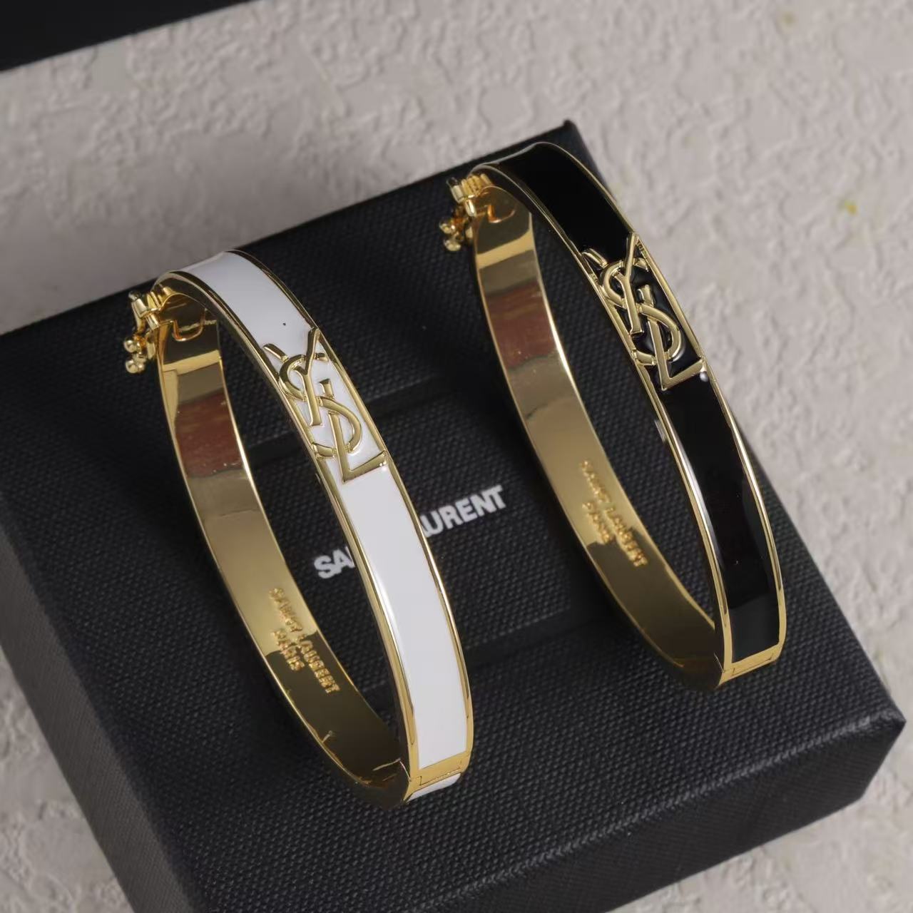 YSL シンプルロゴブレスレット【50％割引+送料無料】