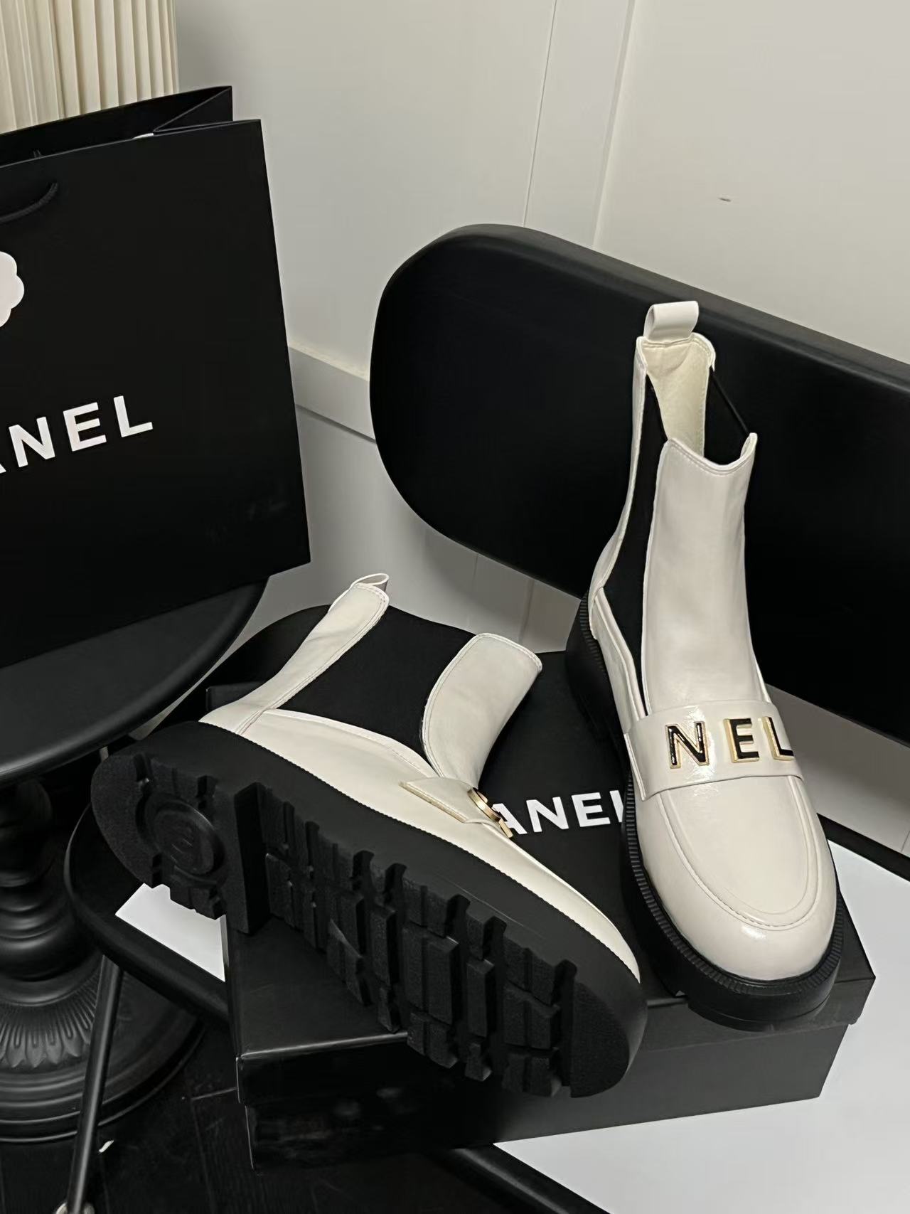 CHANE1 レターラムスキンアンクルブーツ【50％割引+送料無料】