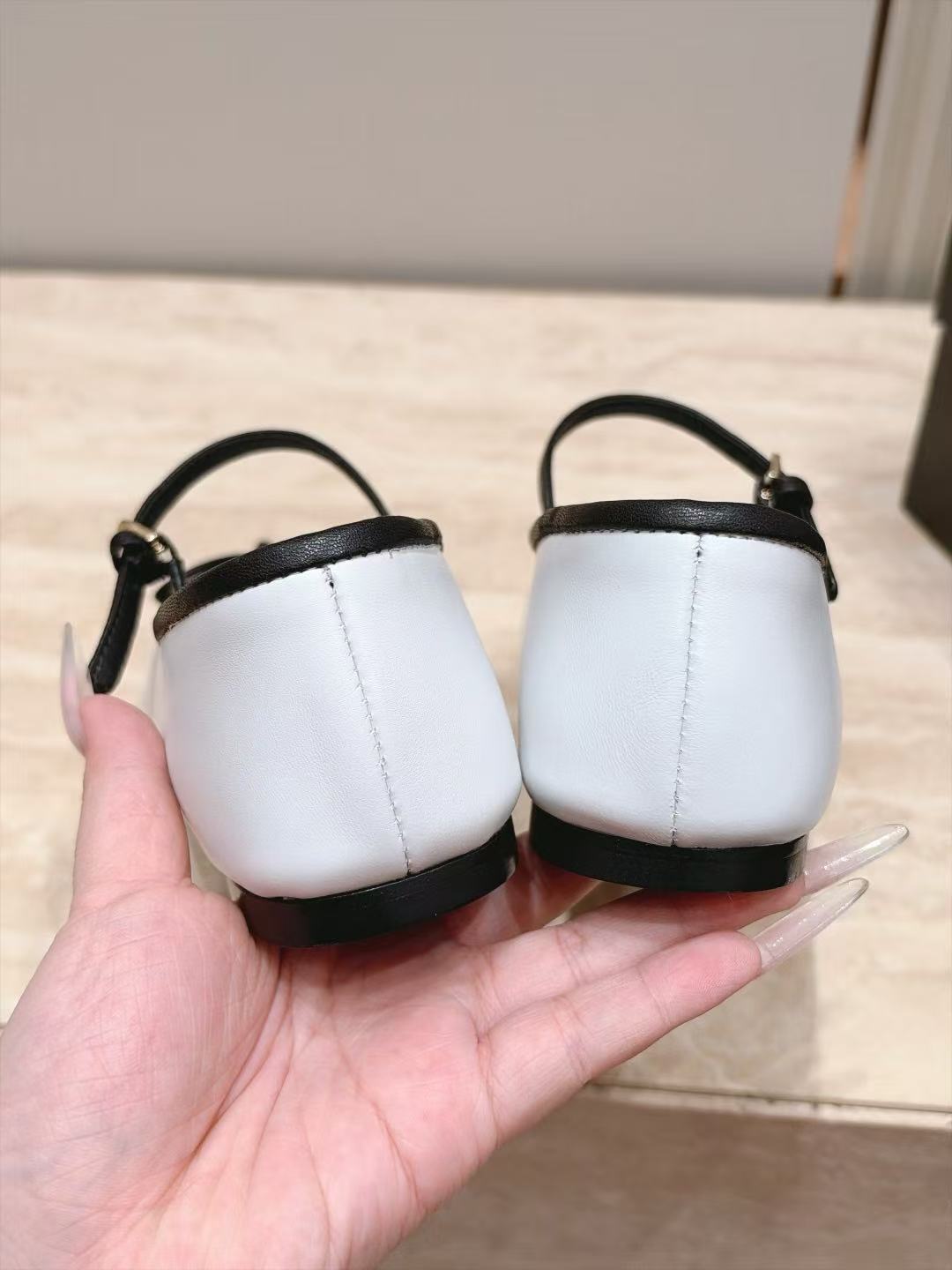 CHANE1 高品質ダブルCフラットシューズ【50％割引+送料無料】
