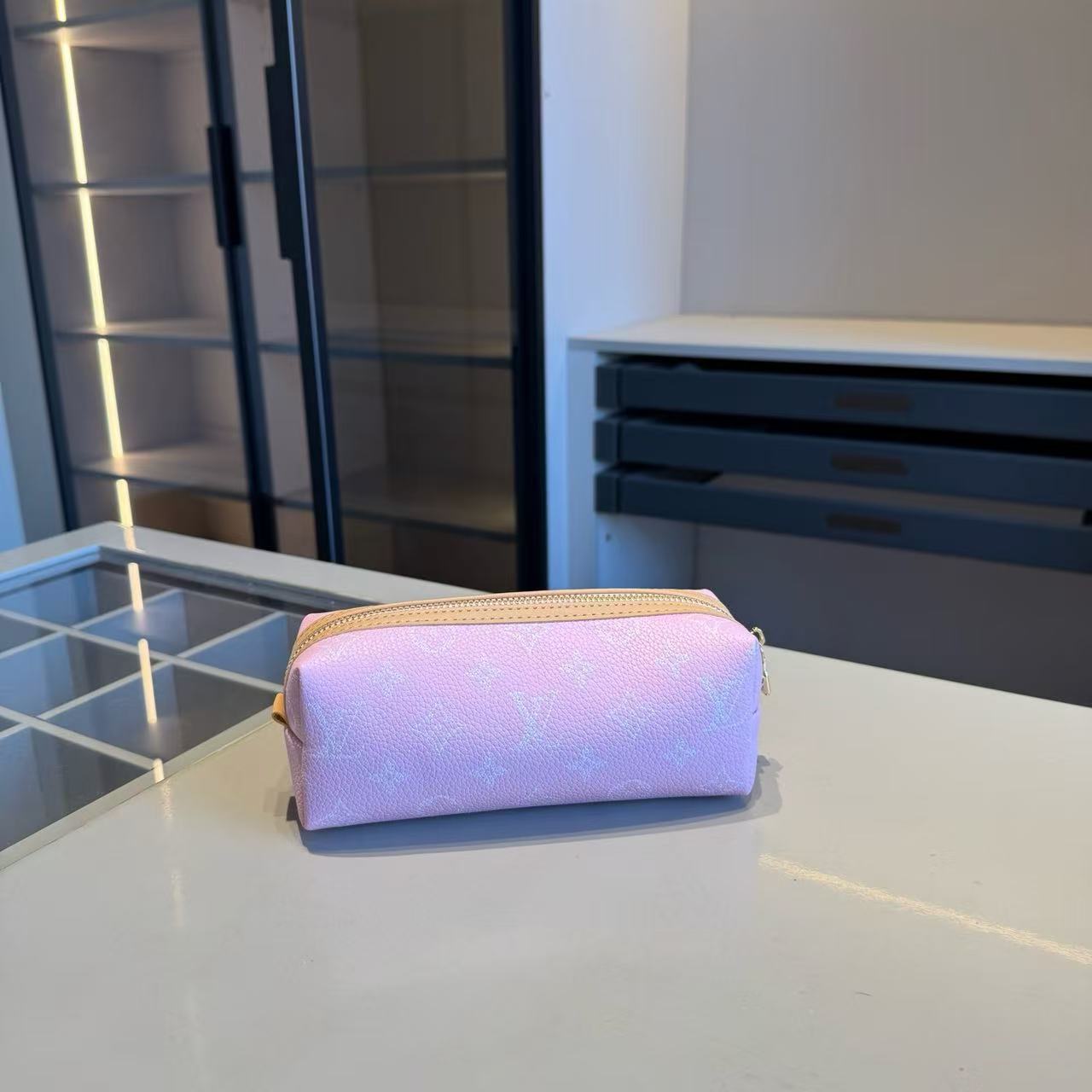 LV柄ペンケース【50％割引+送料無料】
