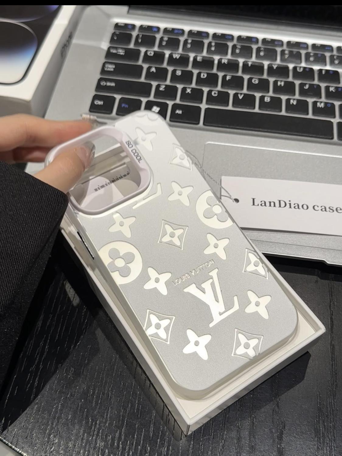 [CHANE1]24新着LVプリント携帯電話ケース📱【50％割引+送料無料】