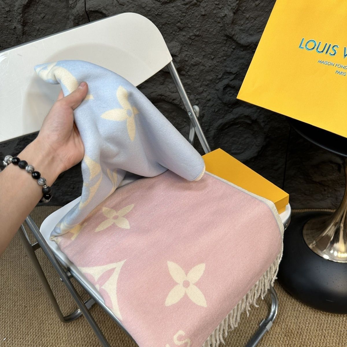 [L0UIS VUITT0N]🧣グラデーション カシミア スカーフ🧣【50％割引+送料無料】