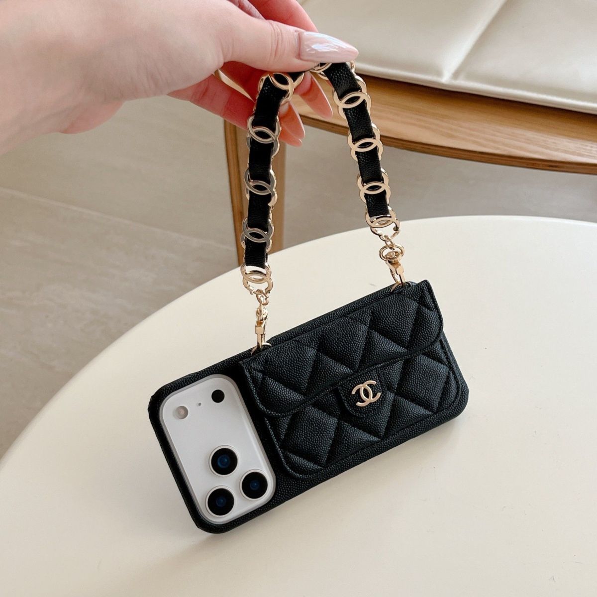 📱シャネルのショートチェーンカードホルダー付きスマホケース💎