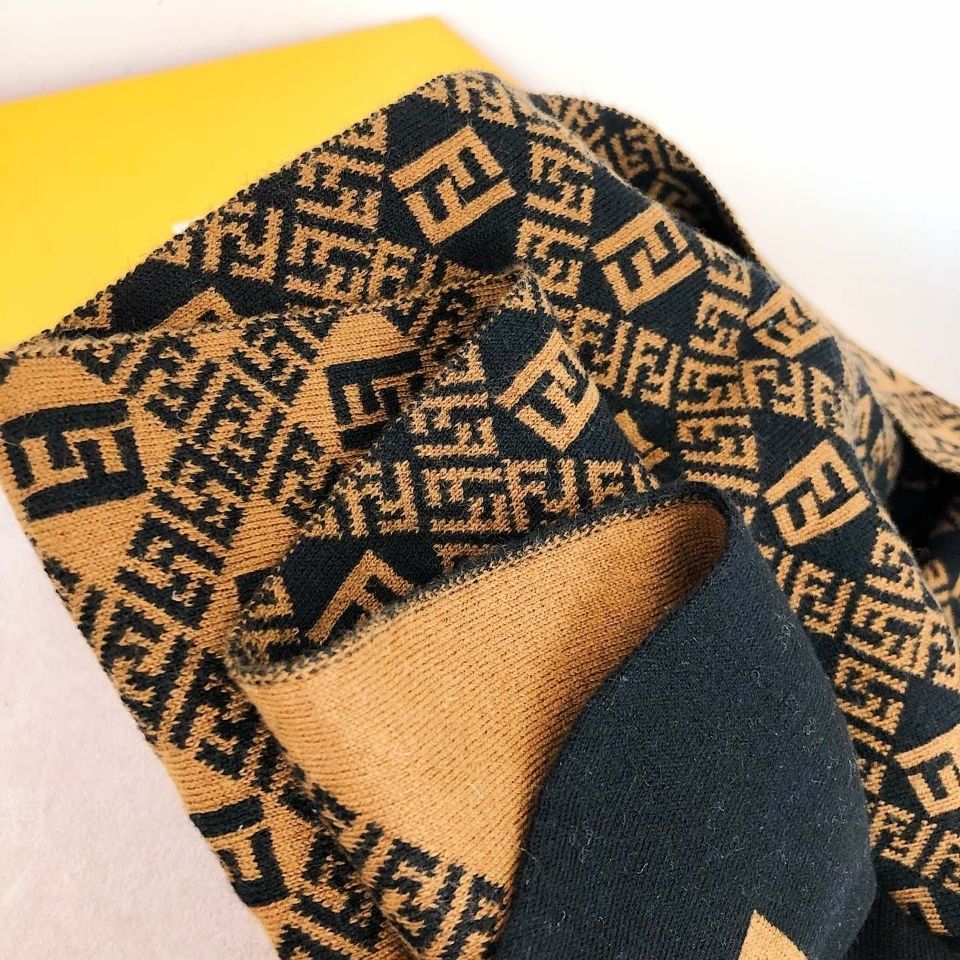 [FEND1]🧣フリンジ付きウールスカーフ🧣【50％割引+送料無料】