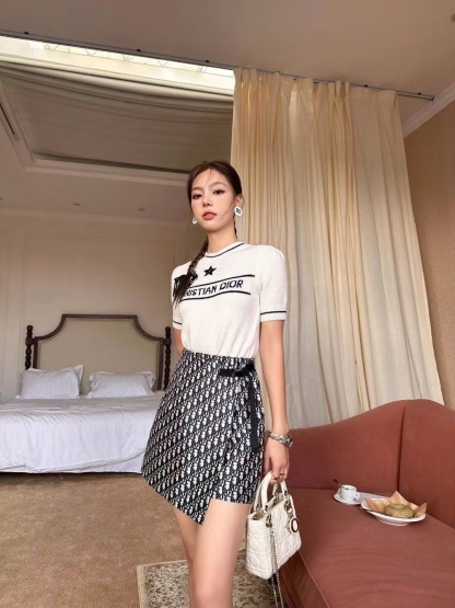 DIOR 高品質 — トップス＆スカート 2点セット