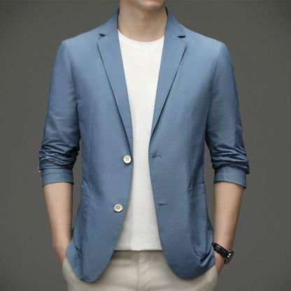 Light mature casual suit for men