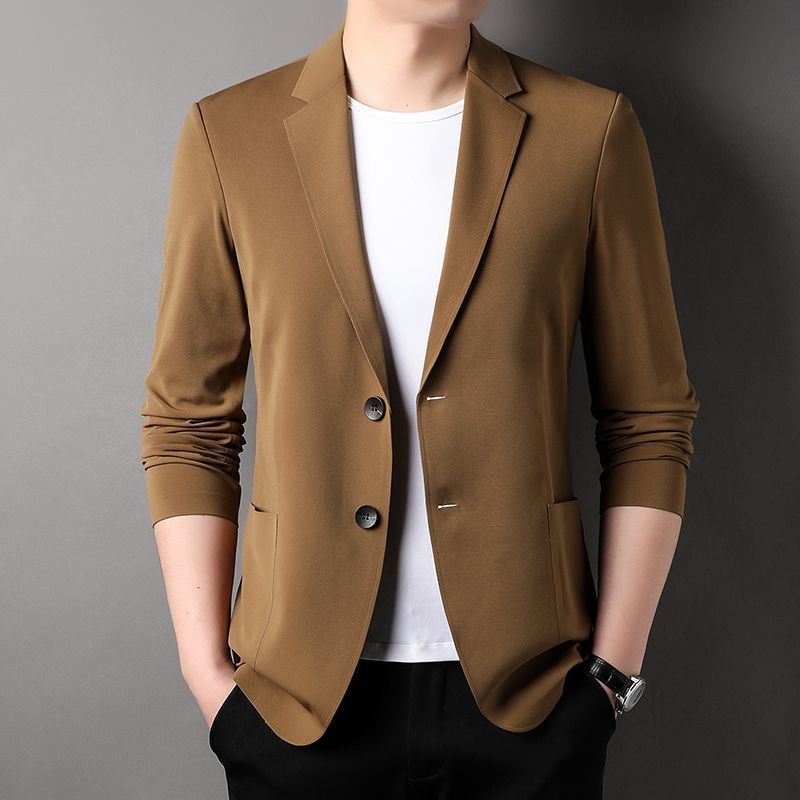Light mature casual suit for men