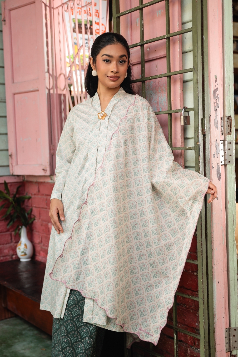 KEBAYA ROGAYAH - EMERALD GREEN 