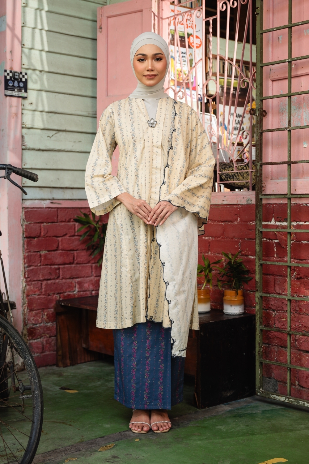 KEBAYA ROGAYAH - PRUSSIAN BLUE