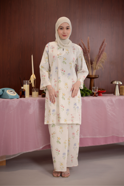 KURONG LELA - PASTEL POISE