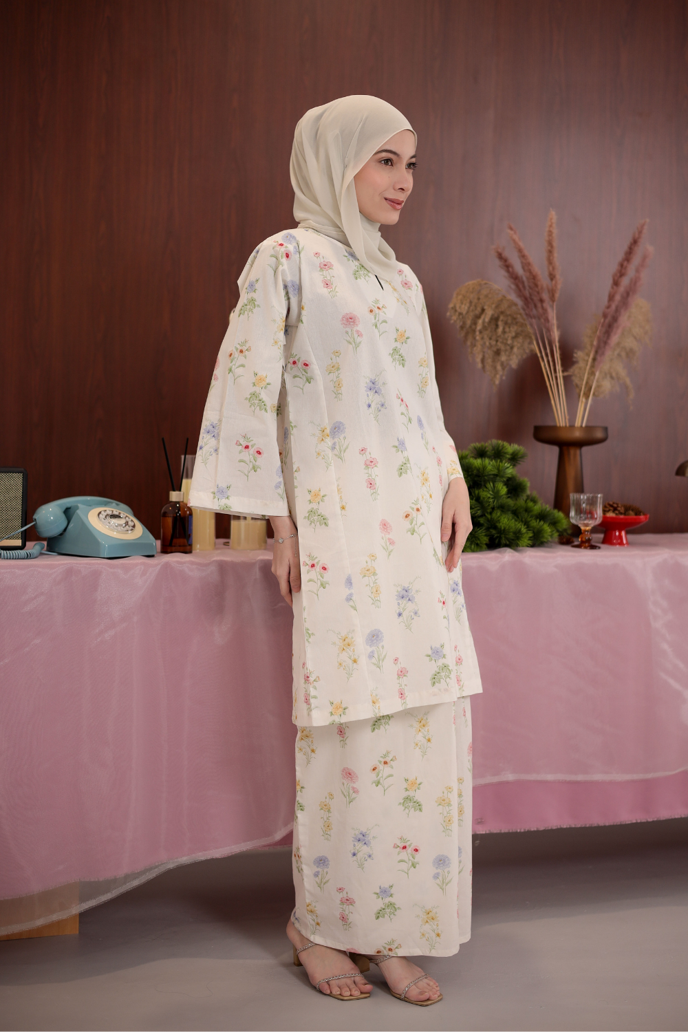 KURONG LELA - PASTEL POISE