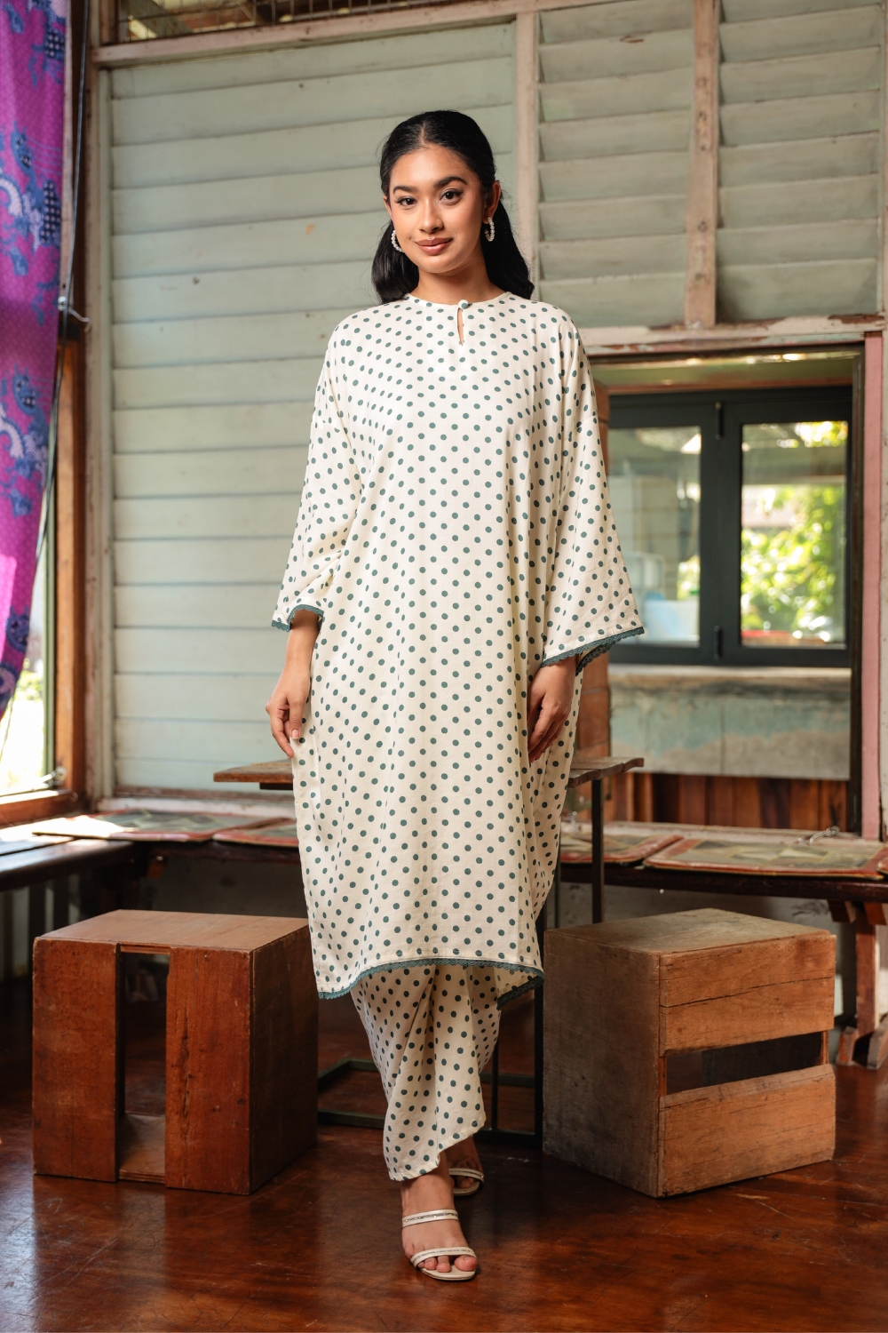 KURONG RAHIMAH - POLKA WHITE TEAL 