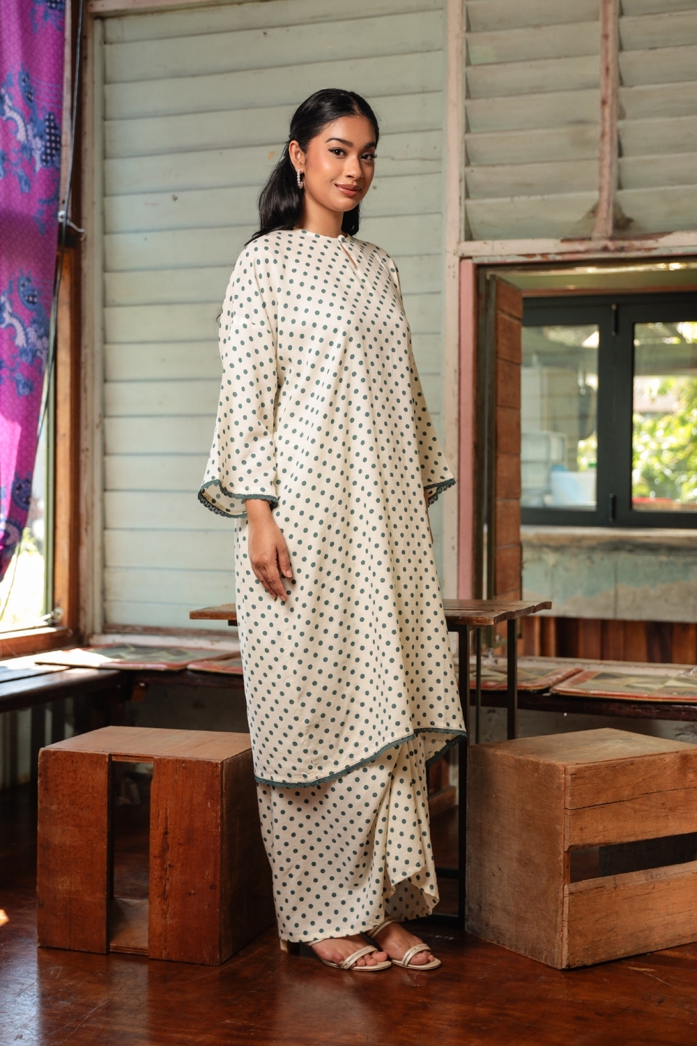 KURONG RAHIMAH - POLKA WHITE TEAL 