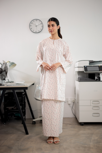 KURONG LELA - CREAM ENGLISH 