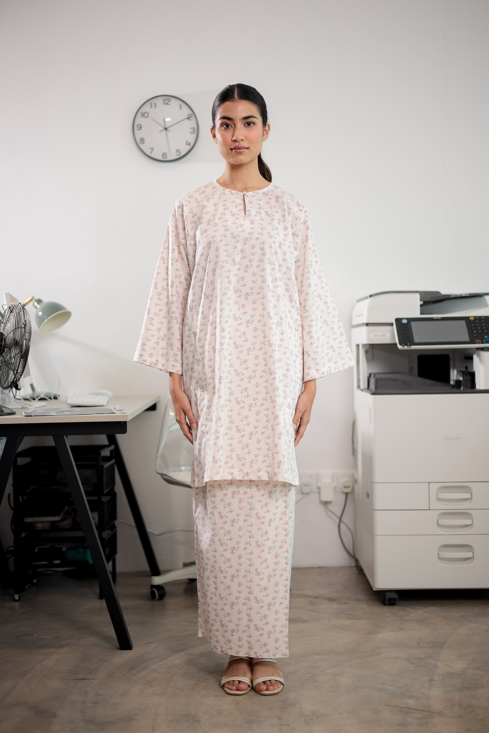 KURONG LELA - CREAM ENGLISH 