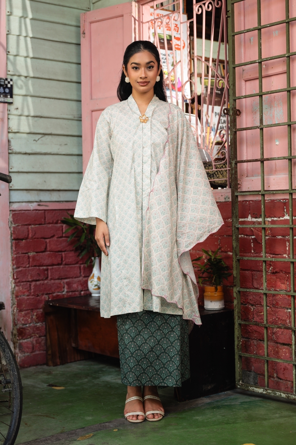 KEBAYA ROGAYAH - EMERALD GREEN 