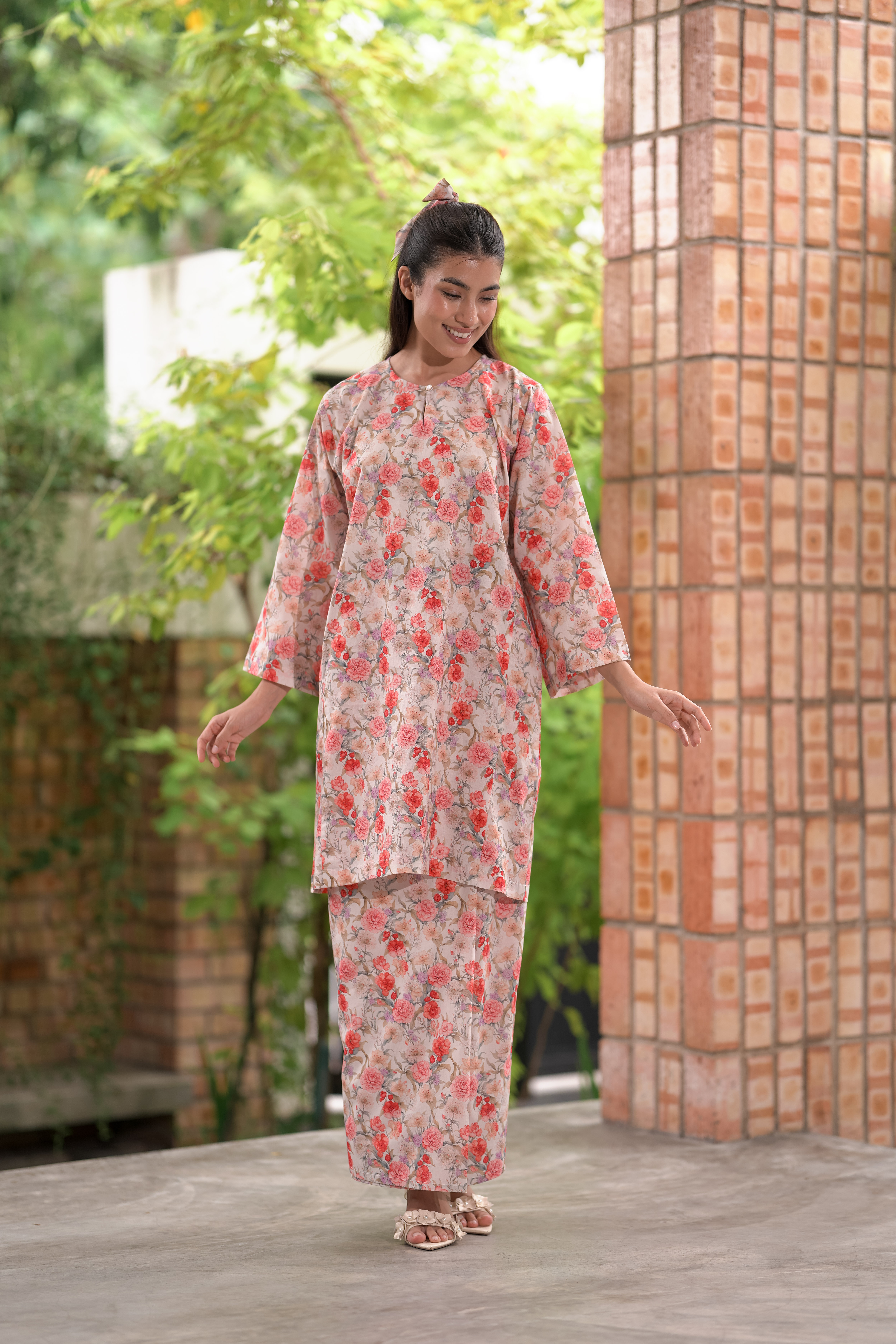 KURONG LELA - SCARLET REVERIE