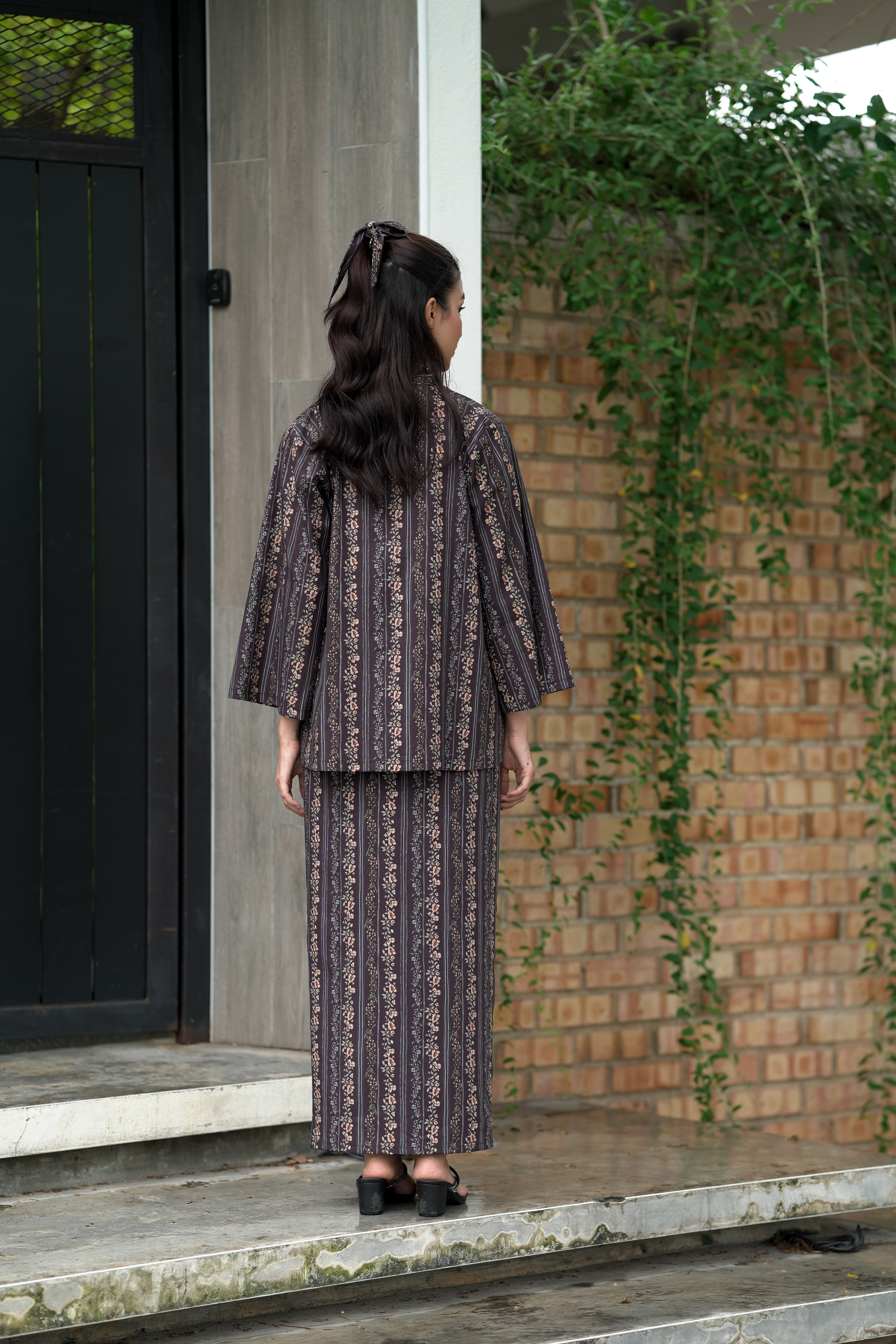 KEBAYA LINA - BLOOMING COFFEE