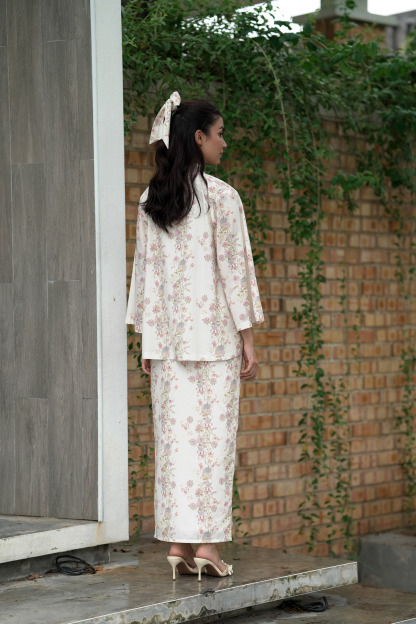 KEBAYA LINA - VANILLA PINK