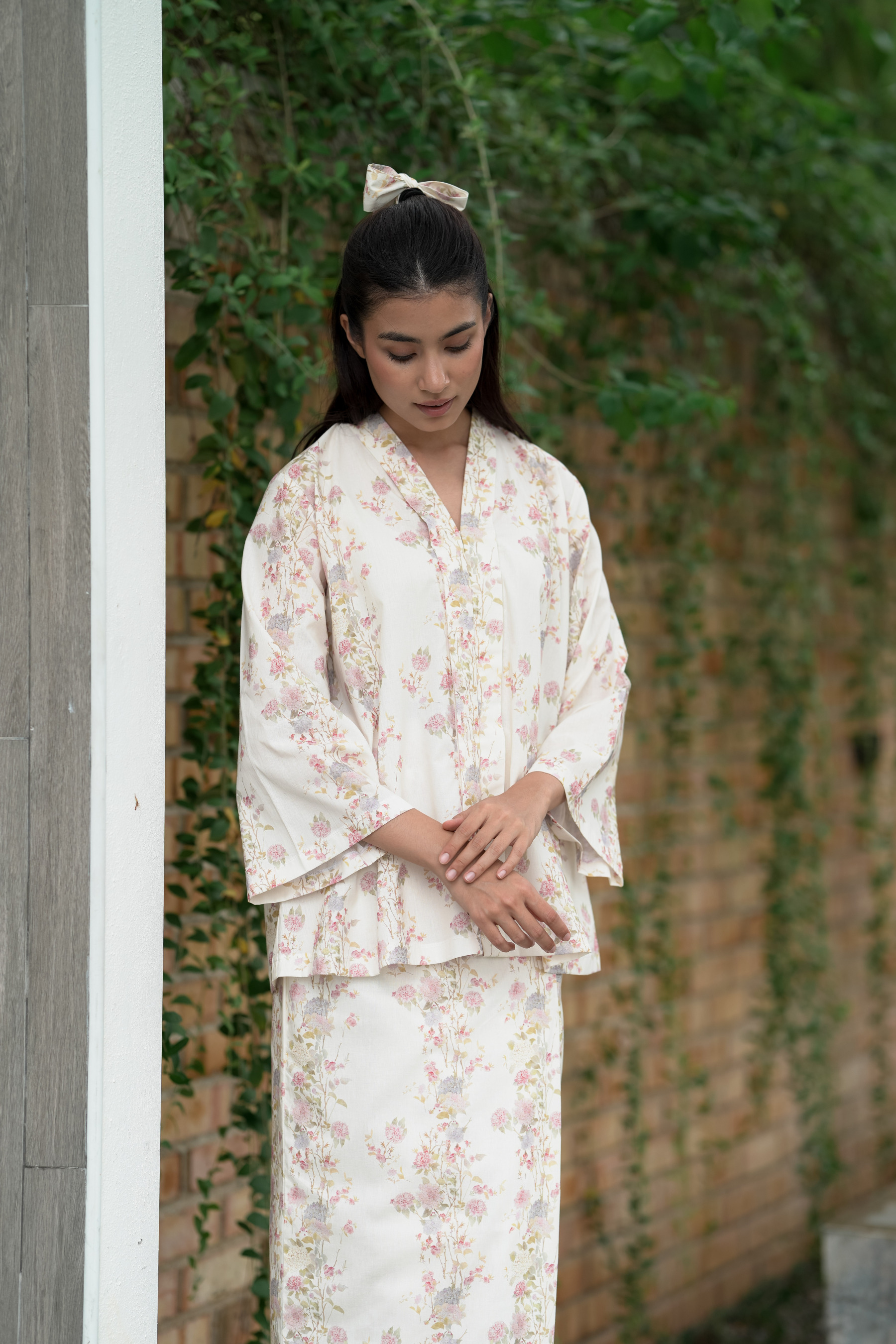 KEBAYA LINA - VANILLA PINK