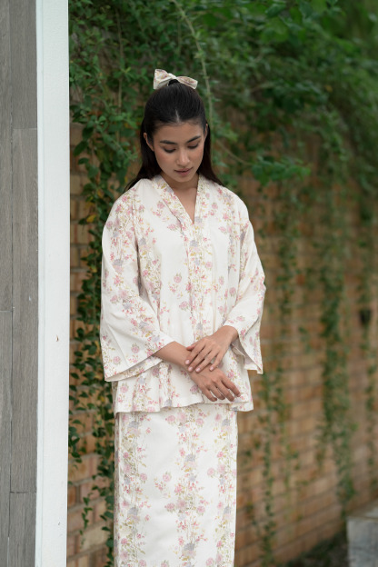 KEBAYA LINA - VANILLA PINK