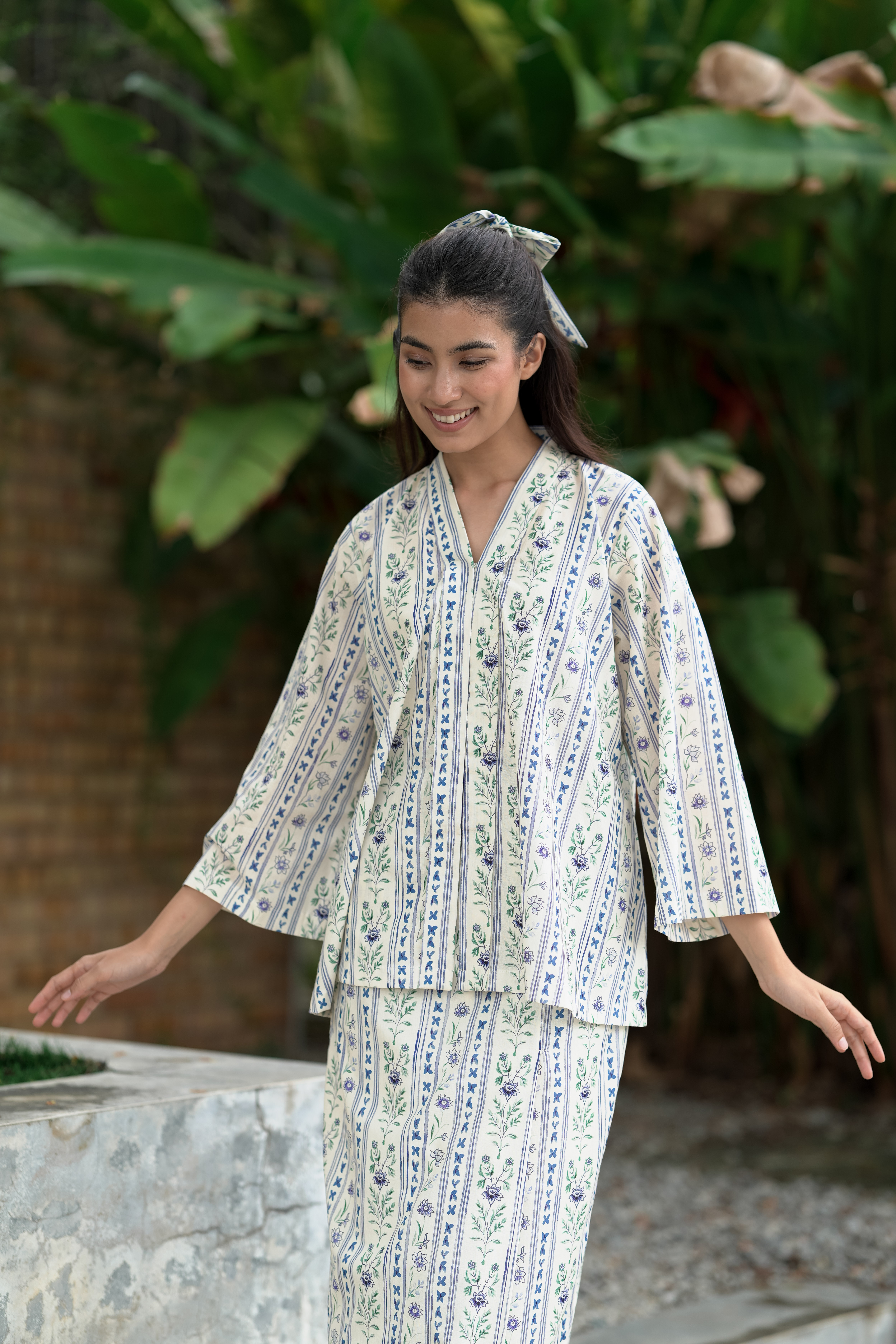 KEBAYA LINA - GARDEN BLUE