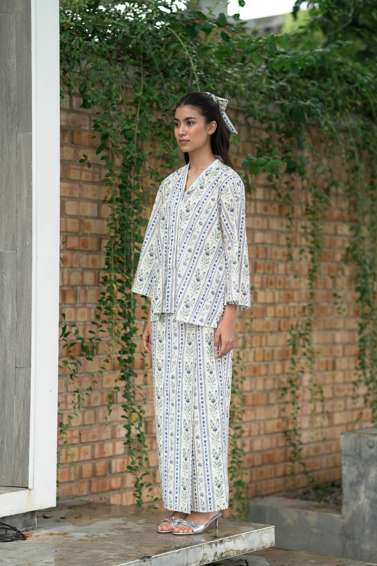 KEBAYA LINA - GARDEN BLUE