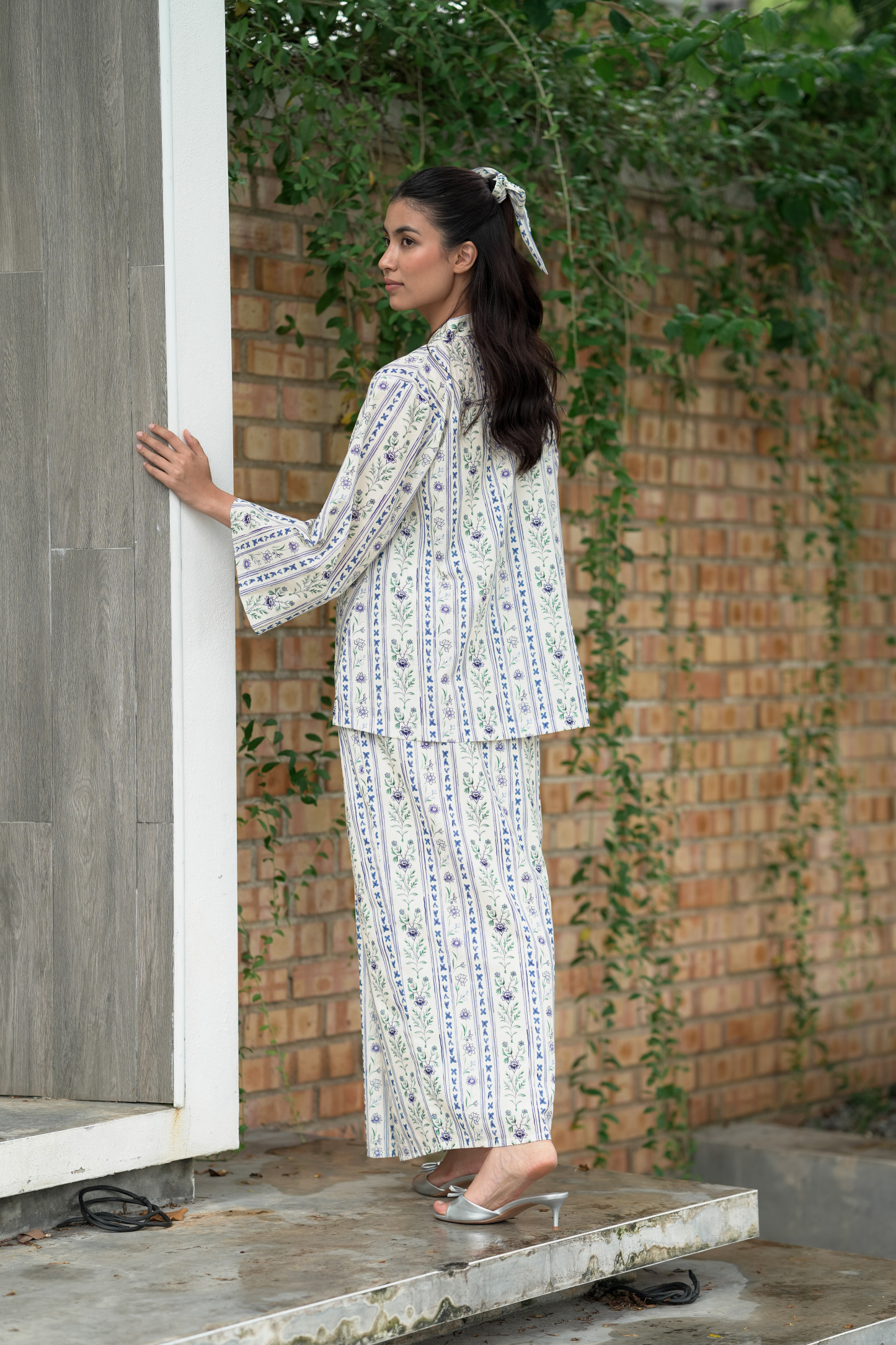 KEBAYA LINA - GARDEN BLUE