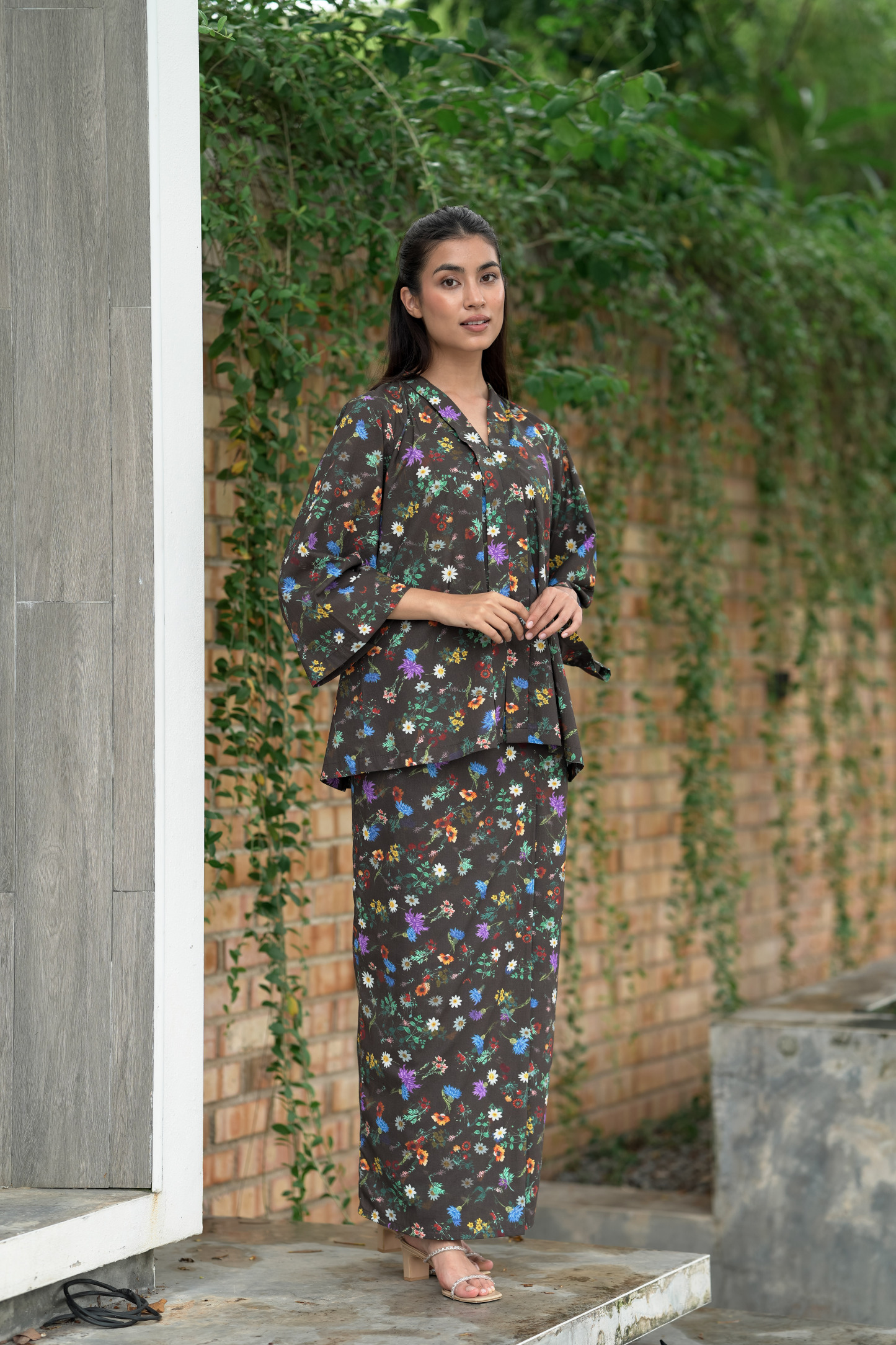 KEBAYA LINA - BLOOMING COFFEE