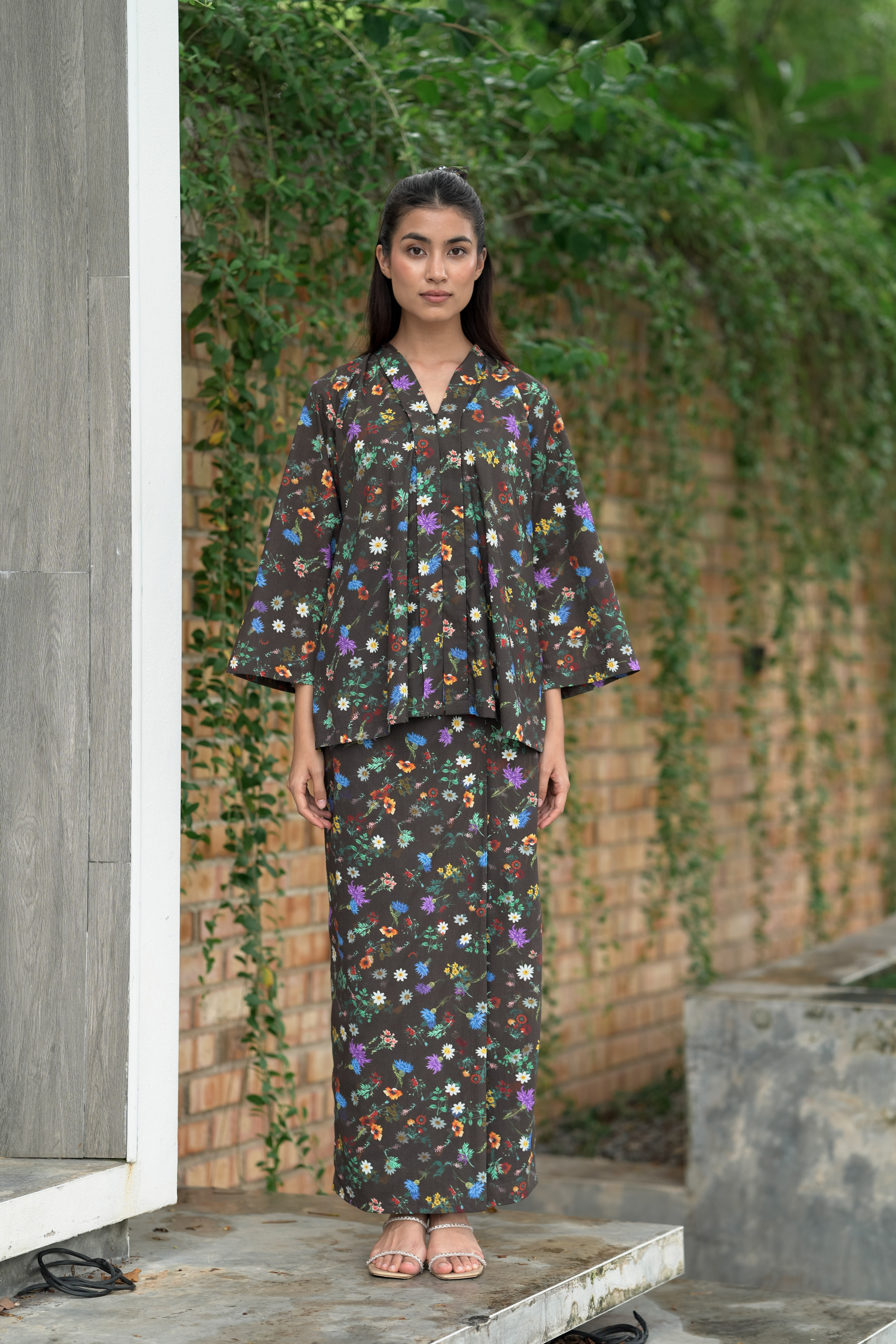 KEBAYA LINA - BLOOMING COFFEE