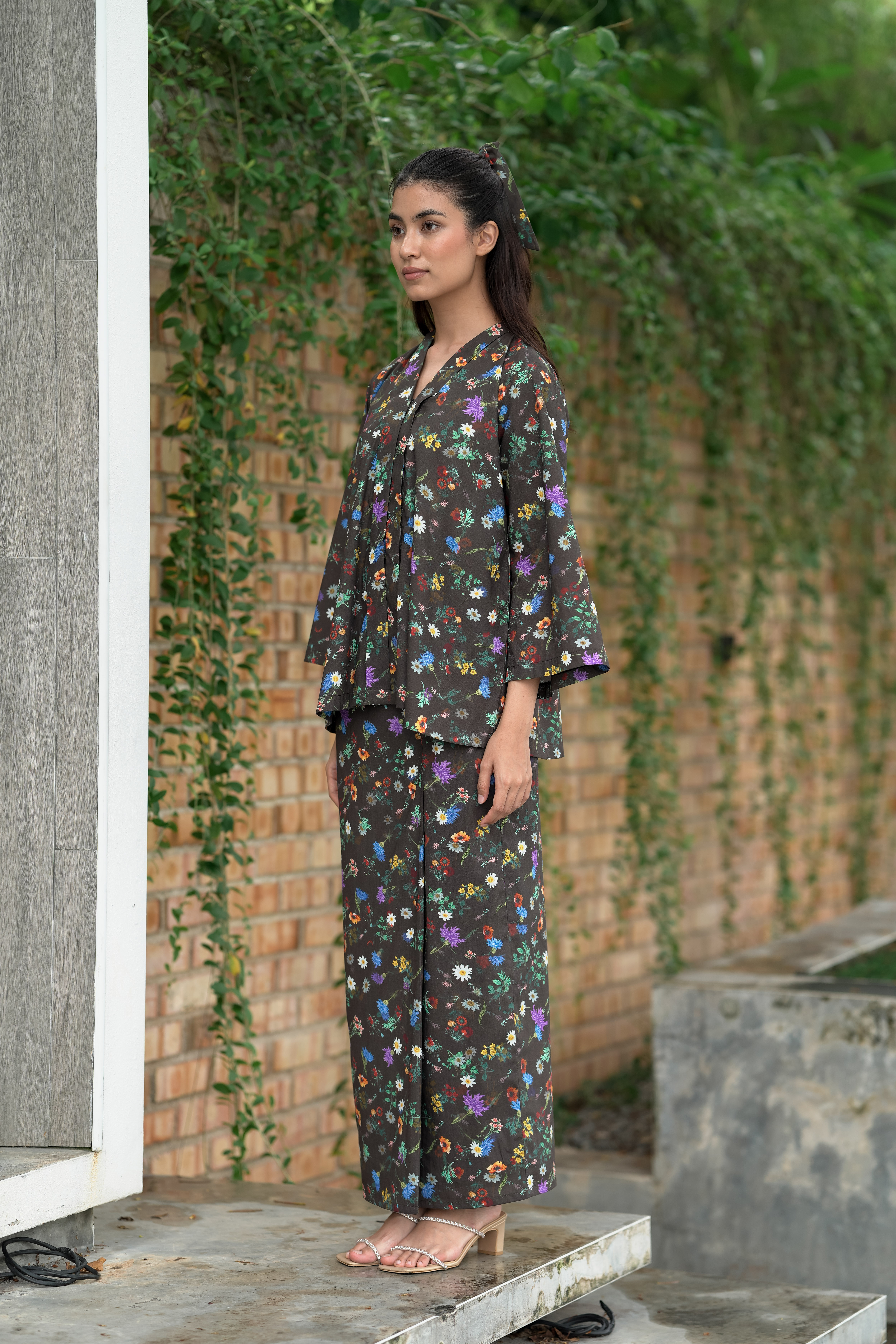 KEBAYA LINA - BLOOMING COFFEE