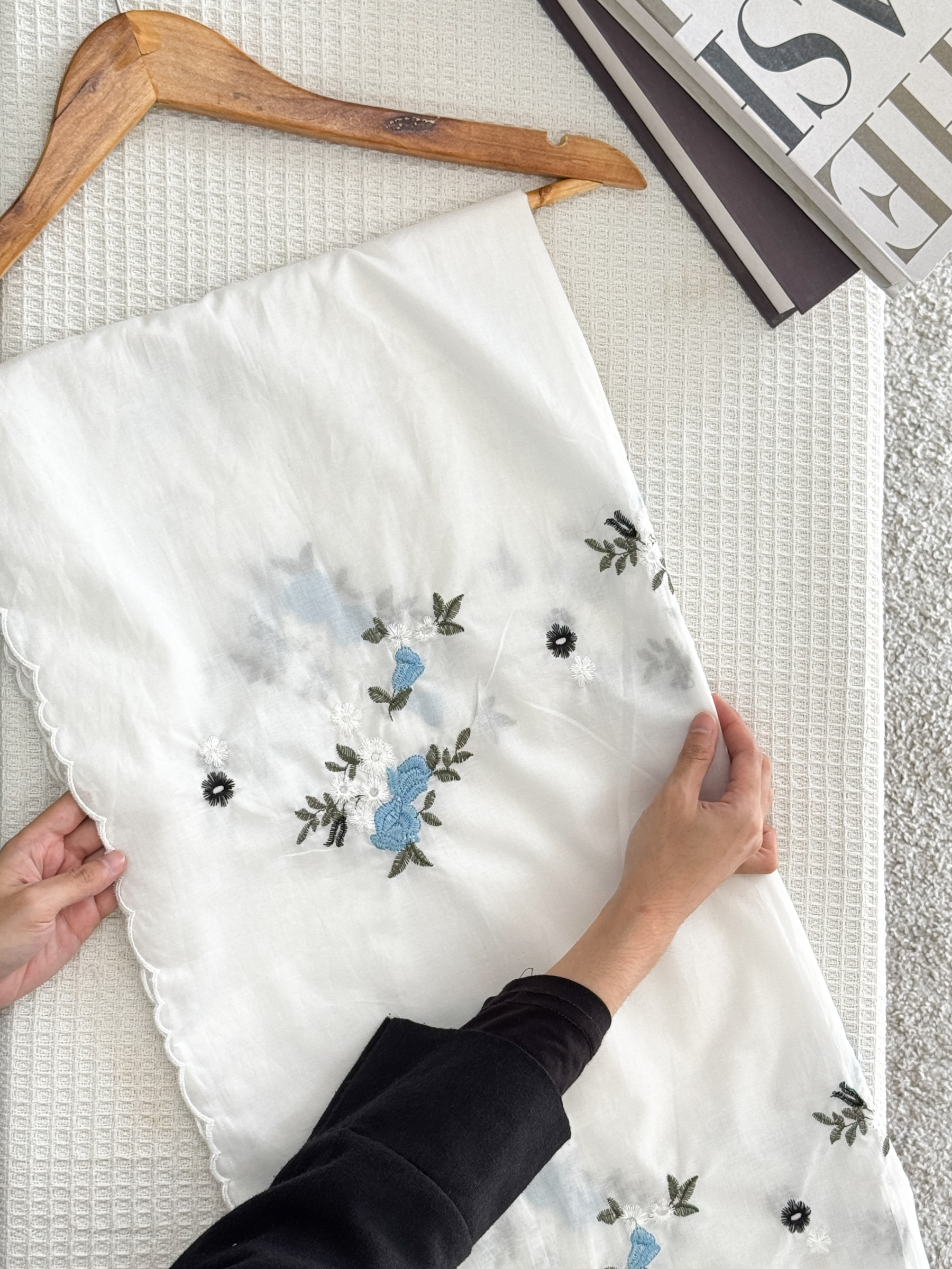 SELENDANG BUNGA - BUNGA BIRU