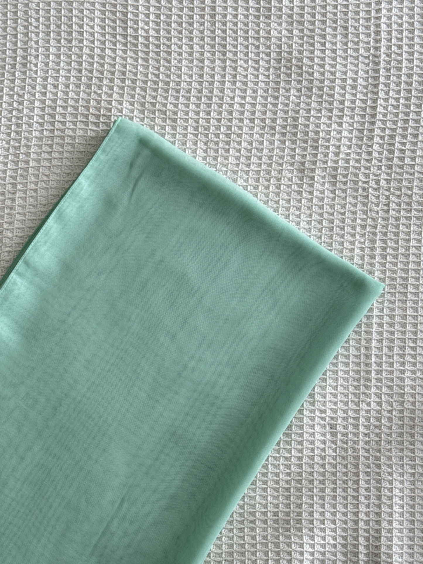 TUDUNG BAWAL NONA