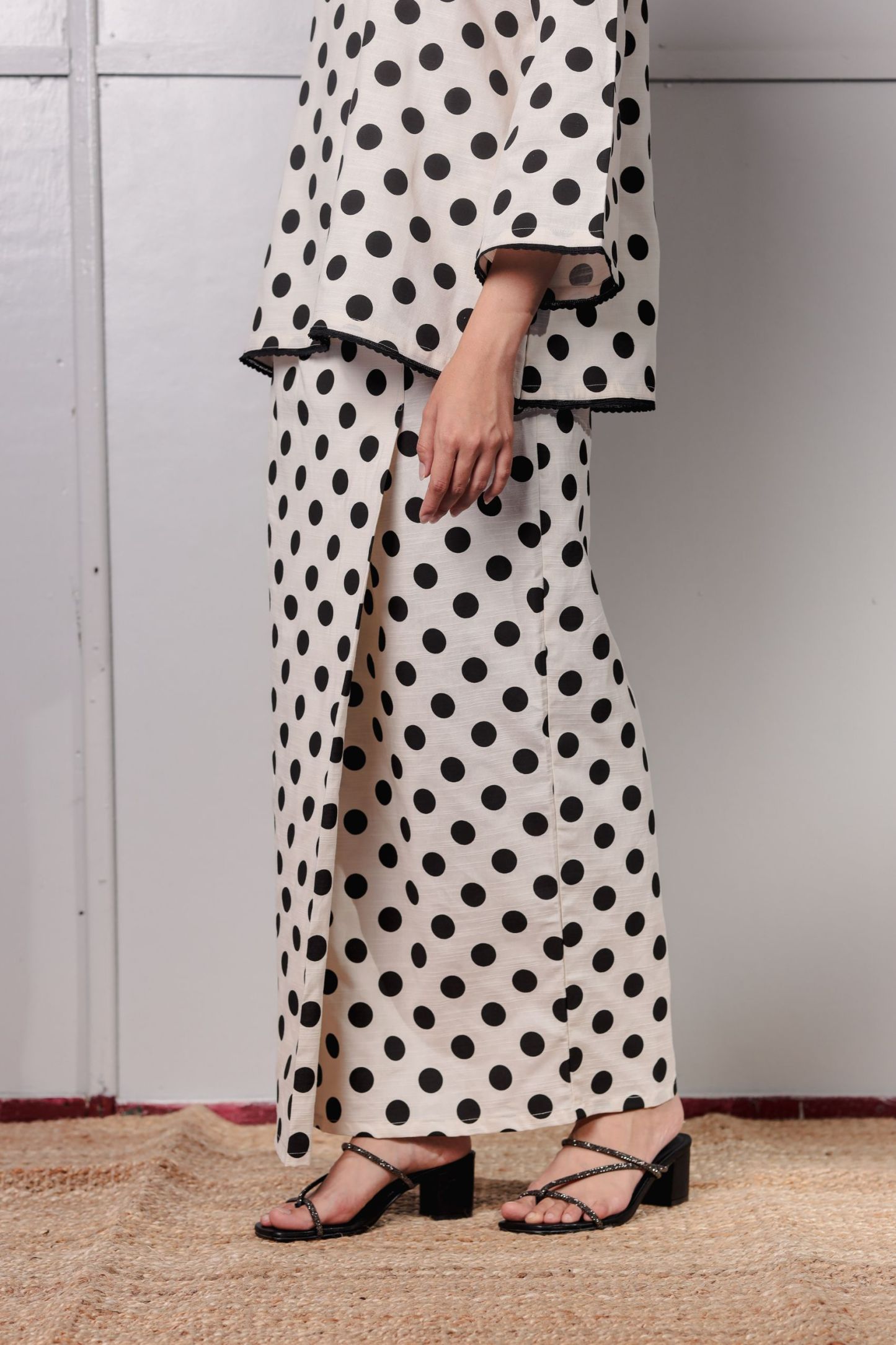 KURONG ASIAH - POLKA BLACK 