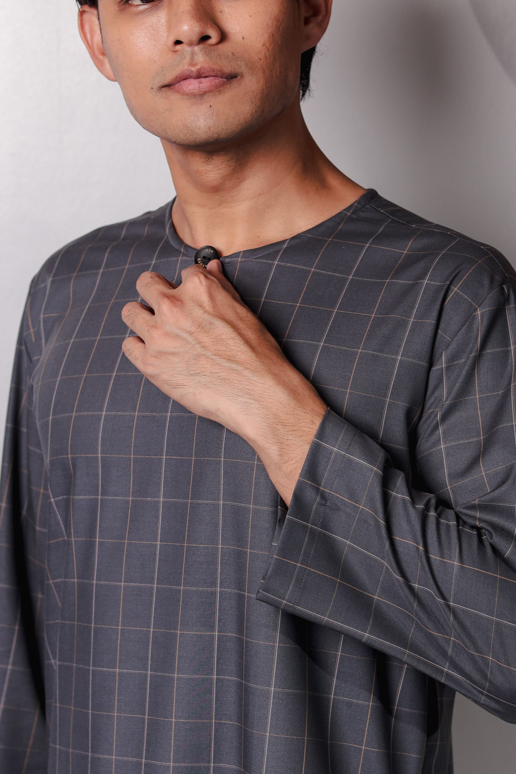 SAMPANA - CHECKED CHARCOAL GREY