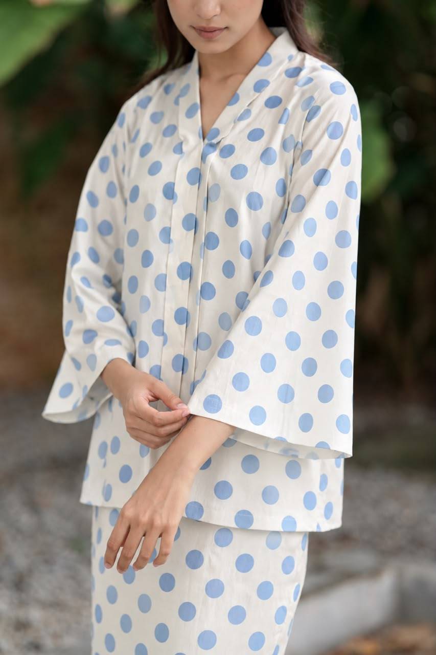 KEBAYA LINA - POLKA BLUE