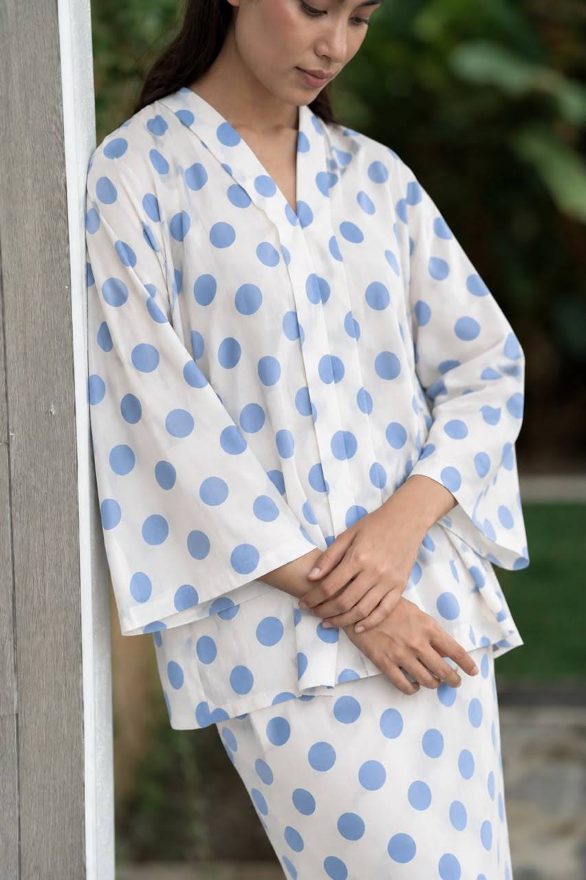 KEBAYA LINA - POLKA BLUE