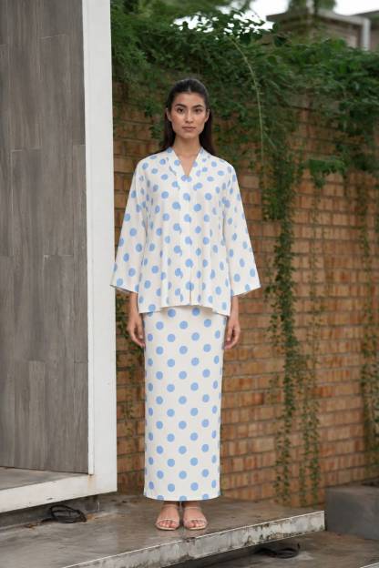 KEBAYA LINA - POLKA BLUE