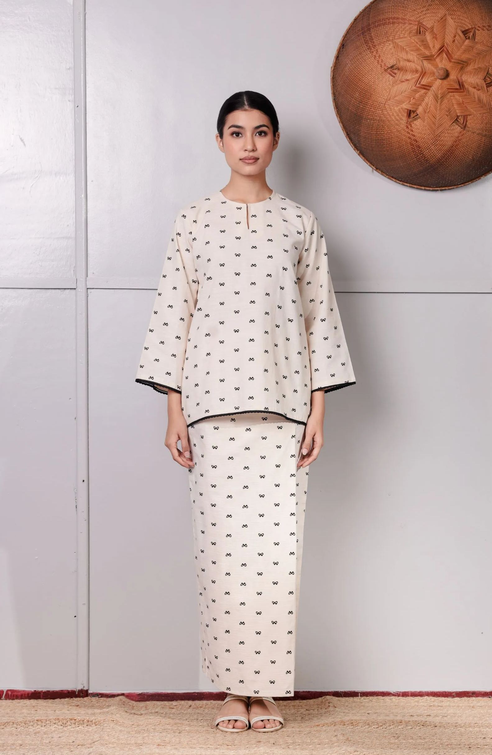 KURONG ASIAH - RIBBON BLACK