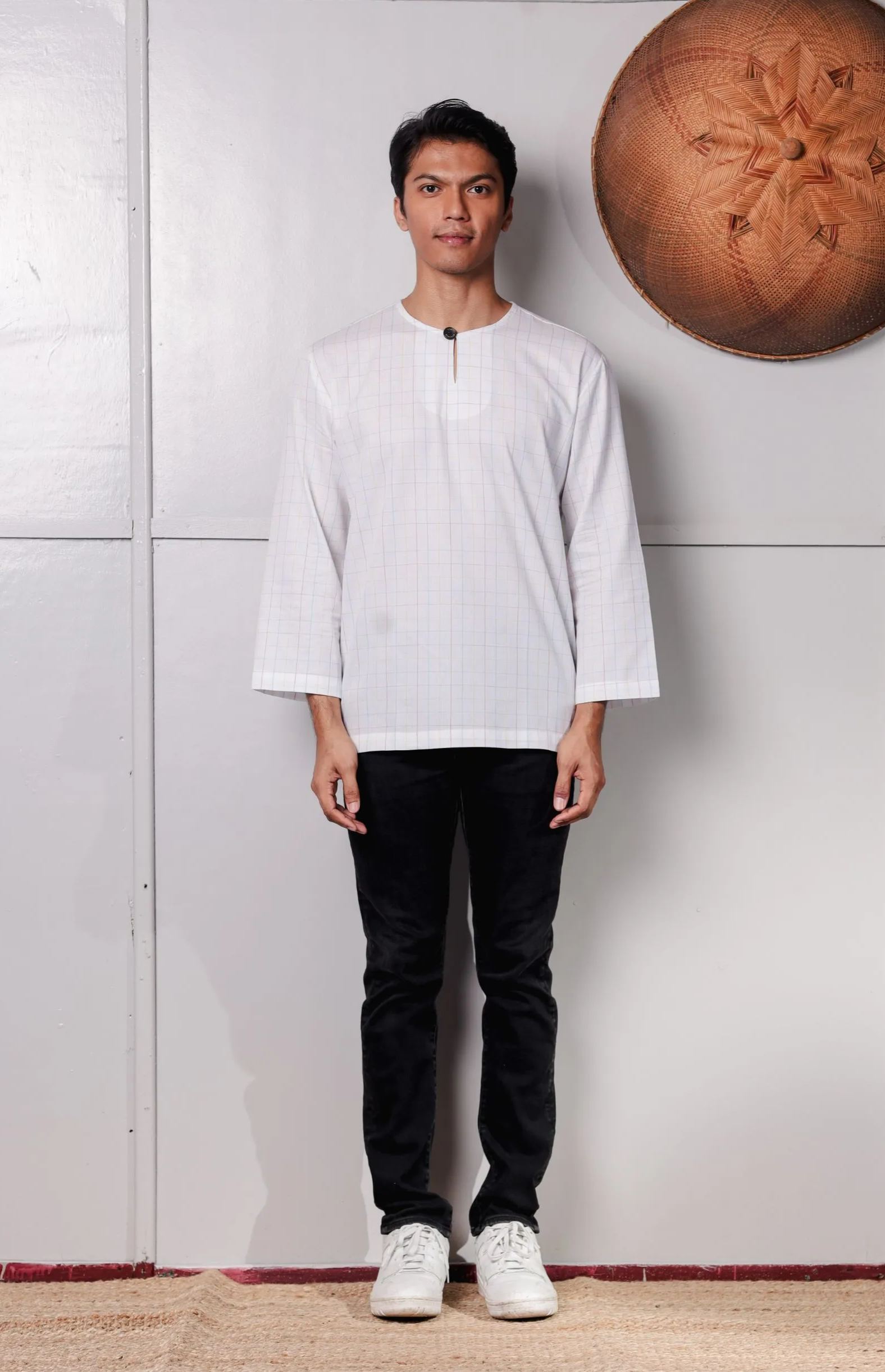 SAMPANA - CHECKED WHITE