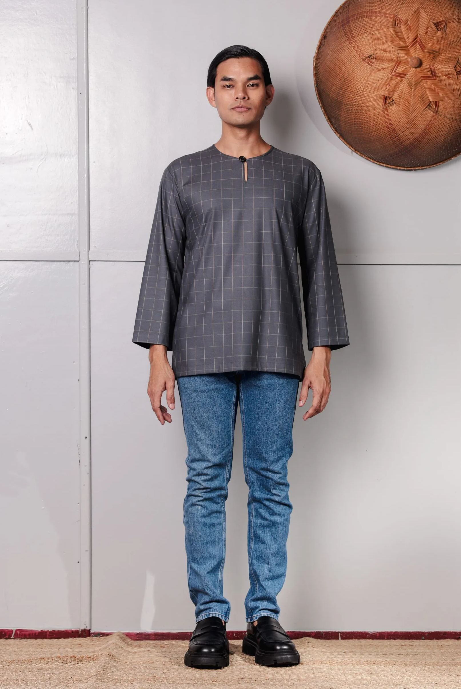 SAMPANA - CHECKED CHARCOAL GREY