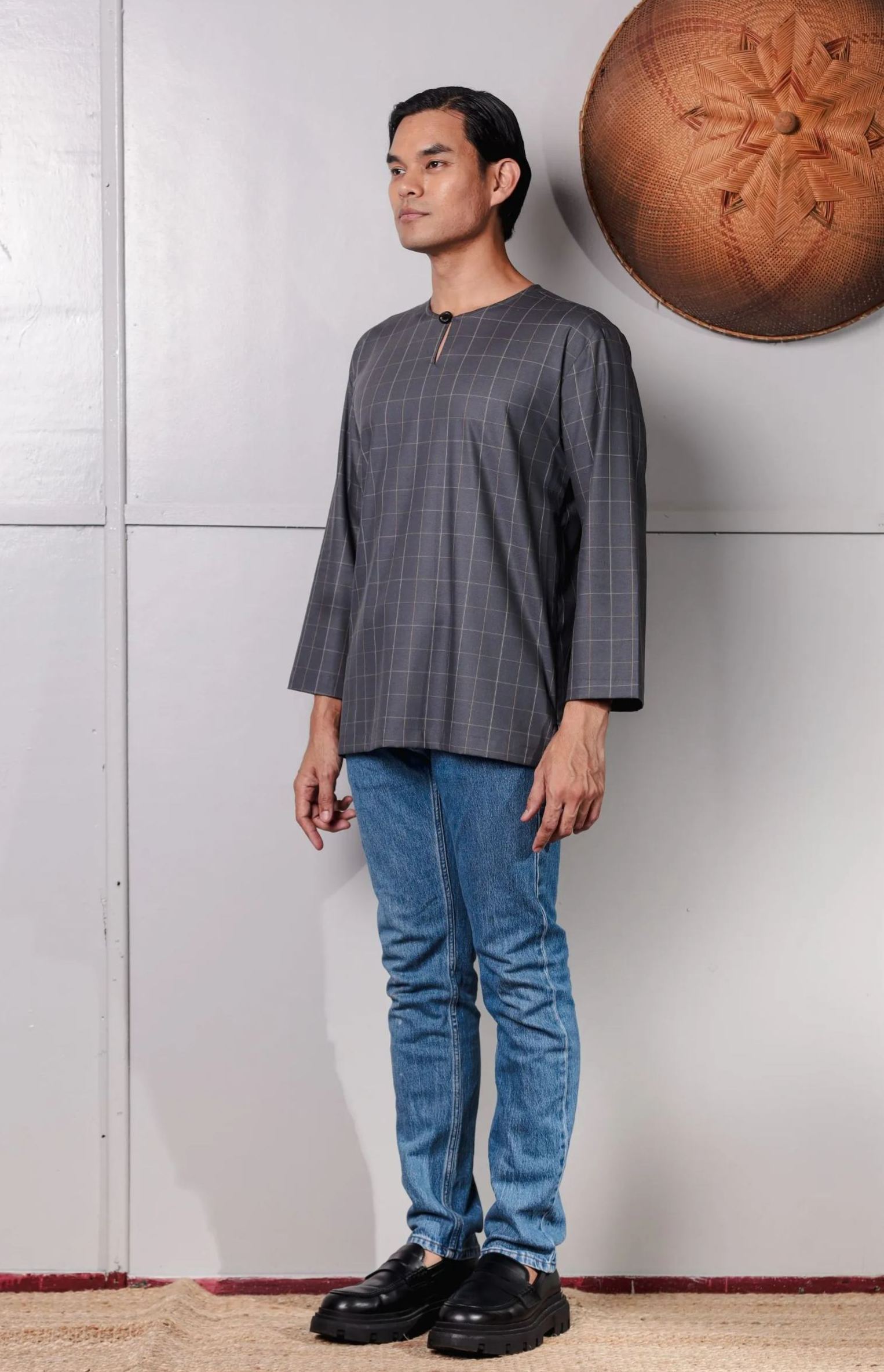 SAMPANA - CHECKED CHARCOAL GREY