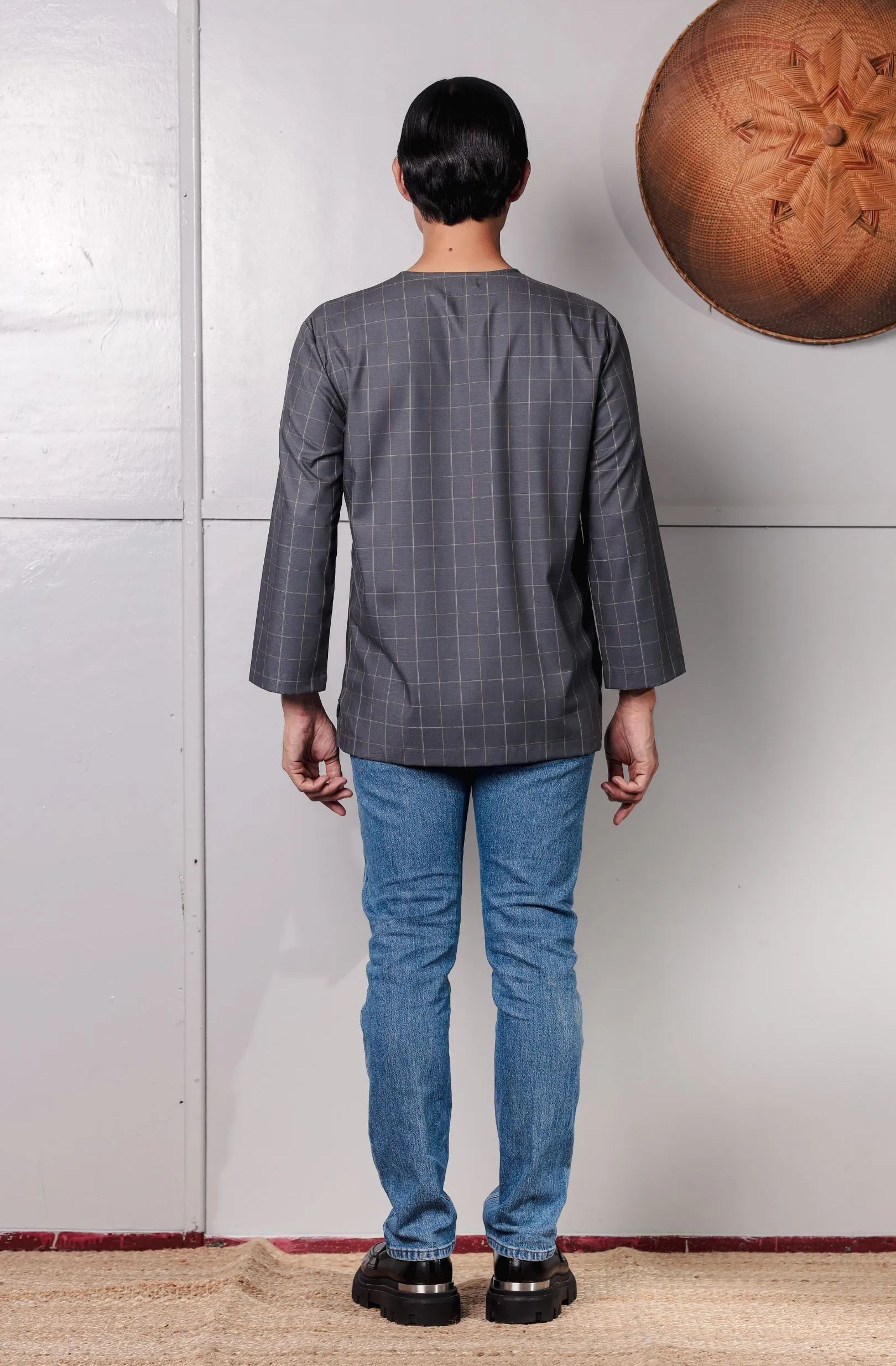 SAMPANA - CHECKED CHARCOAL GREY