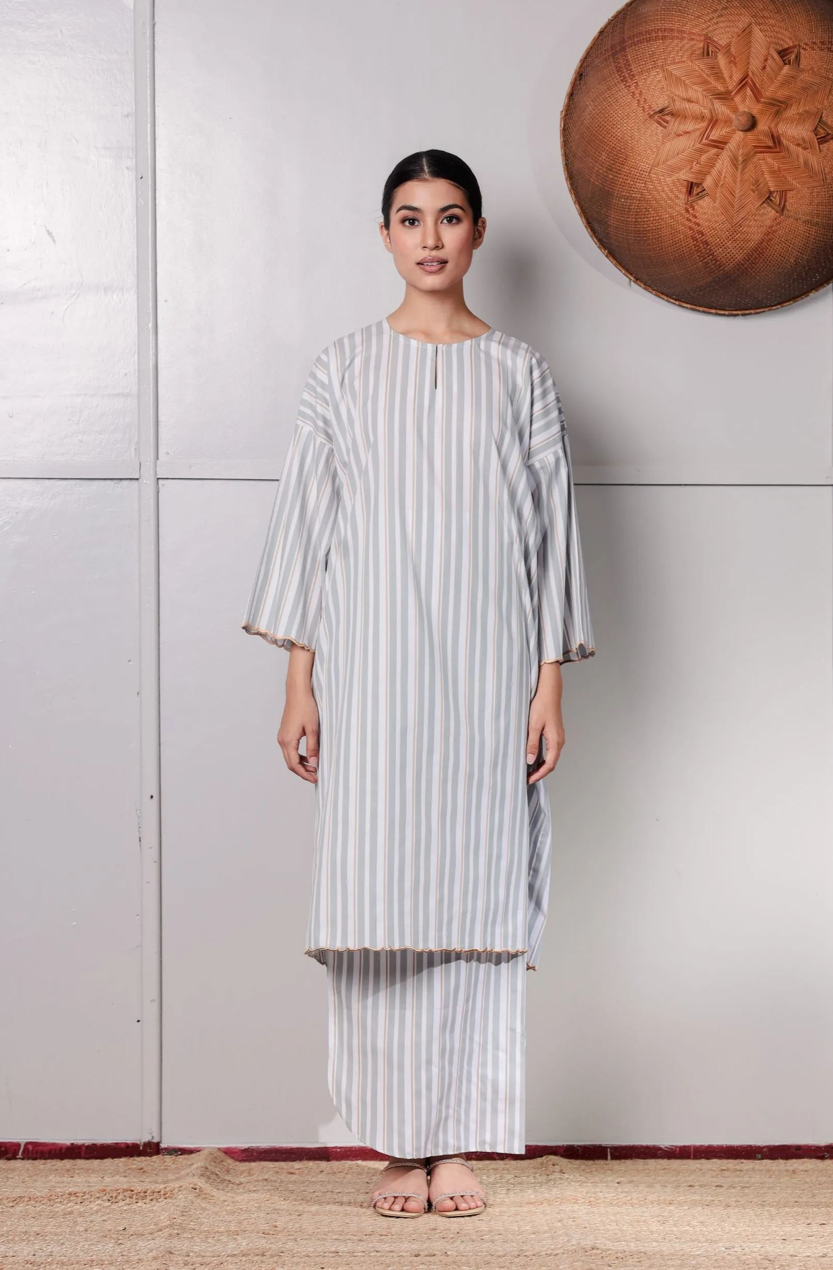 KURONG ZAINAB - STRIPE DUSTY GREEN