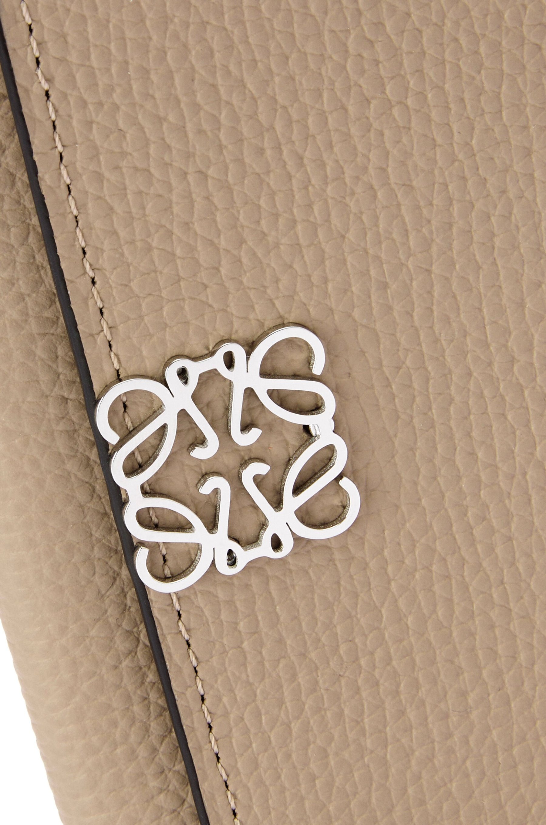 アナグラム バーティカル ウォレット スモール（ペブルグレインカーフ）