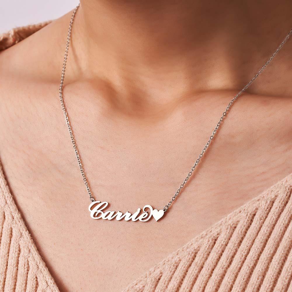 قلادة الاسم مع قلب صغير هدية فريدة من نوعها باللون الفضي - 